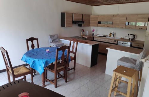 Langres House | Le Nid d'Hirondelles - Terrace Garage Garden Pets welcome