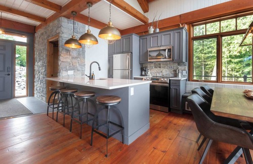 Lambton House | Le Oly | Chalet en bois rond | Bord de Lac
