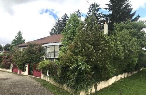 Chatillon-sur-Chalaronne House | Le Passage Meublé de tourisme Trois Etoiles 1 à 6 voyageurs