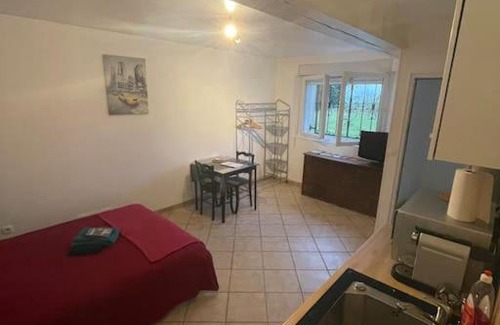 Paroy-sur-Tholon Apartment | Le passage