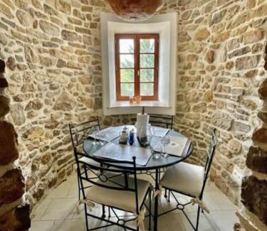 Tournissan House | Le Petit Château de Tournissan