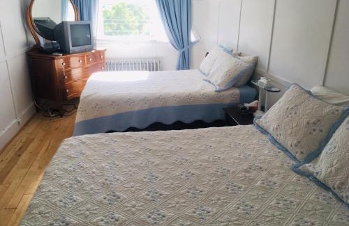 Montebello Hotel | Le Petit Château Montebello B&B