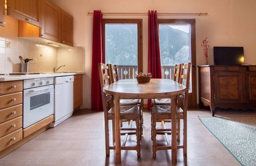 Peisey-Nancroix Ski Chalet | Le Petit Chazelet with mountain views - 7PAX