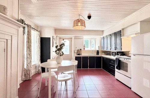 Quartier 5-4 Apartment | Le petit d'Antan Parking 10 min from the center