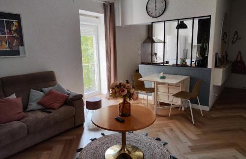 Bellegarde-sur-Valserine Apartment | LE PETIT ANGLE APPARTEMENT 2 Pièces, plein centre ville, près de la gare jusqu'à 4 personnes