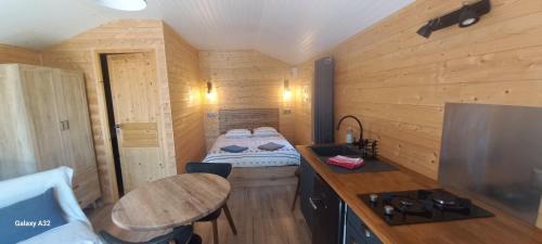 Saint-Martin-de-Fugeres Ski Chalet | Le petit Chalet du MacQuart P.O.A. RANCH, 2 à 3 pers,