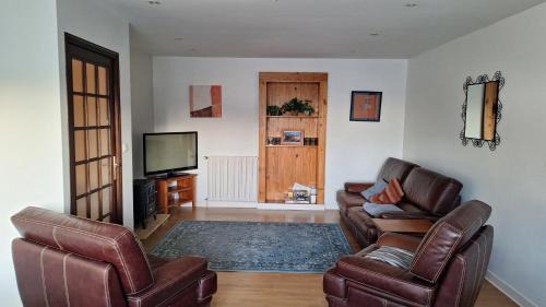 Bourganeuf House | Le Petit Lac