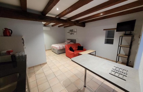 Civaux Apartment | Le petit monas