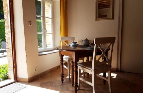 Nailly House | Le Petit Moulin Côté Cour