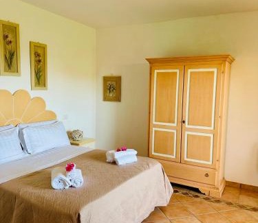Porto Pozzo House | Le Petite Suite