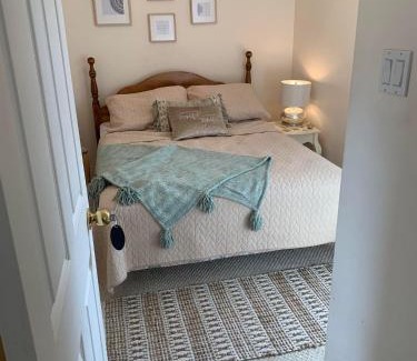 Val-Comeau Bed & Breakfast | Le Phare des Dunes