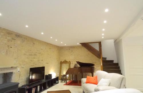 Flavigny-sur-Ozerain House | Le Piano