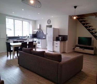 Nolay House | Le Pigalle