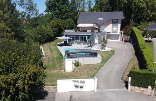 Gresy-sur-Aix House | Le Plein Soleil