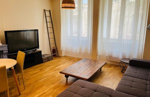 Bourg-les-Valence Apartment | Le Pont Péri