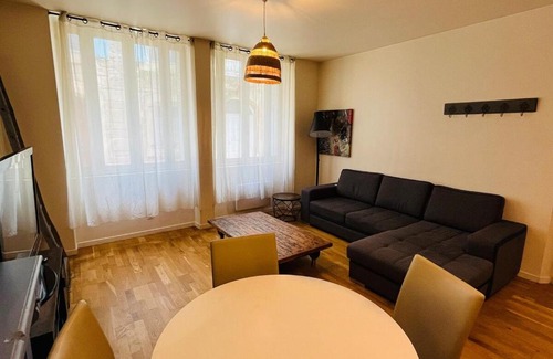Bourg-les-Valence Apartment | Le Pont Péri