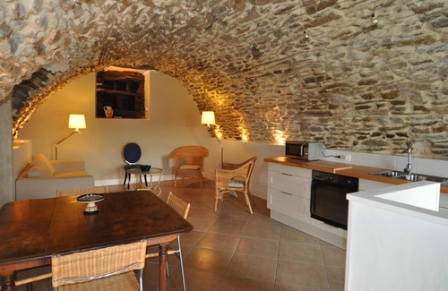 Blesle Cottage | Le Poulailler is a comfortable, well equipped and sunny holiday home