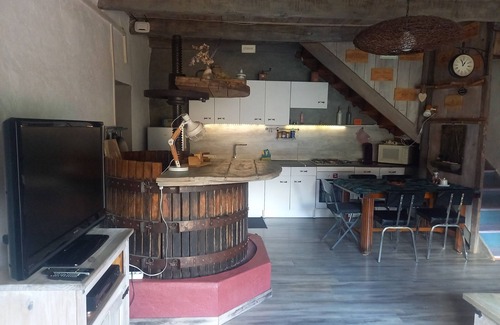Saint-Julien-de-Coppel House | Le Pressoir, charming little house of 65m2 restored in an old wine press.