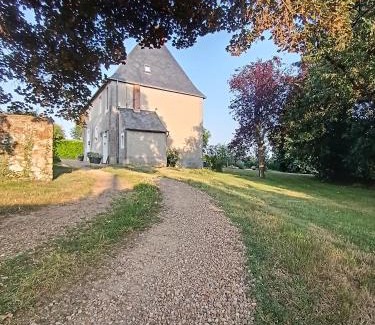 Saint-Quentin-les-Anges House | Le Prieuré des Anges