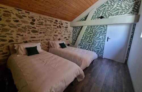 Champagnac-la-Riviere House | Le Quai - Gîte atypique