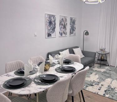 Kable Apartment | Le Rapp 6, Appartement de Standing 3 chambres, 7 personnes &1 bébé, Cosy et familial ultra équipé Emplacement Idéal proche Gare Centre ville Marchés de Noël Quartier Tribunal Contades