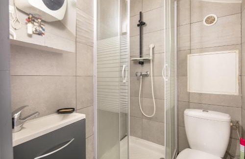 Saint-Geoire-en-Valdaine Apartment | Le Refuge du Val - Appartement vue montagne