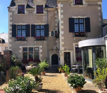 Brissac-Quince Apartment | Le Regisseur