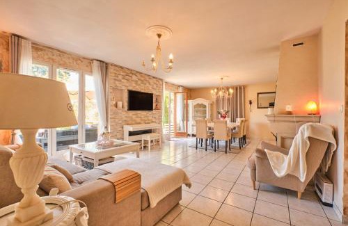 Saint-Pierre-de-Genebroz House | Le Relais Du Menuet