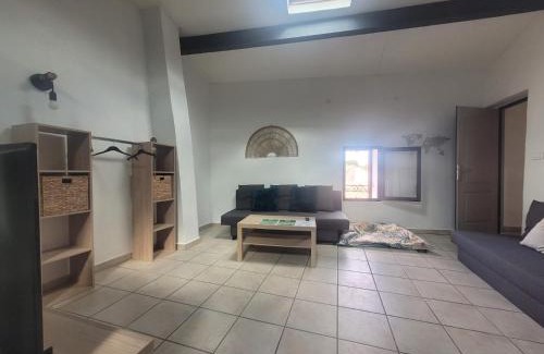 Saint-Mitre-les-Remparts Apartment | Le Rempart