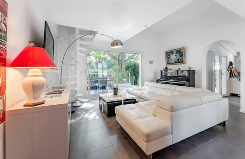 Cassis House | LE RÊVE BLEU CASSIS Villa swimming pool parking 7mn port and beaches, garden.