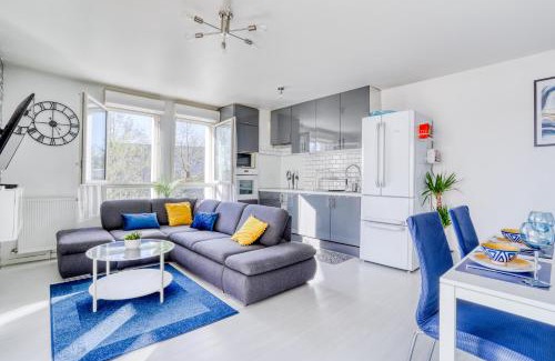 Stains Apartment | "Le Sérénity ", Appartement spacieux ,balcon, parking privé gratuit, netflix, proche CDG et Stade de France
