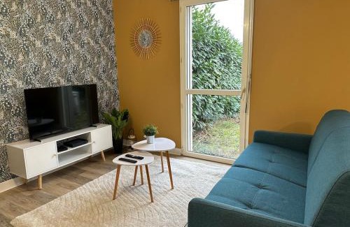 Deols Apartment | Le Sainte Hélène - Climatisation - Parking privé - Wifi