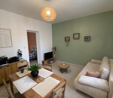 La Suze-sur-Sarthe Apartment | Le Scandinave Gare Riviere 4p Reve au Mans