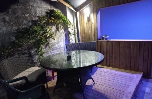 Lillebonne House | Le secret de la Glycine