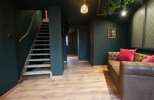 Luxeuil-les-Bains Apartment | Le Speakeasy - Escape Room et ça Terrasse Privée
