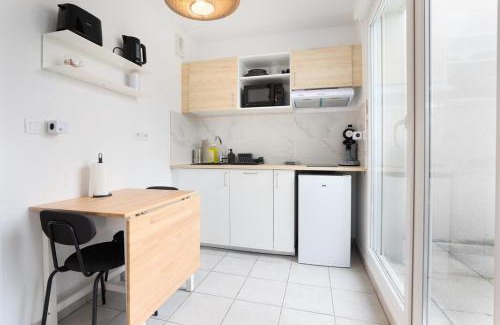 La Demi - Lune Apartment | Le studio urbain - Parking