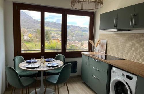 Bellegarde-sur-Valserine Apartment | Le Tropical - Vue sur les montagnes - 4 personnes