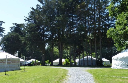 Plessix-Balisson RV Rental | Le Village de Yourtes
