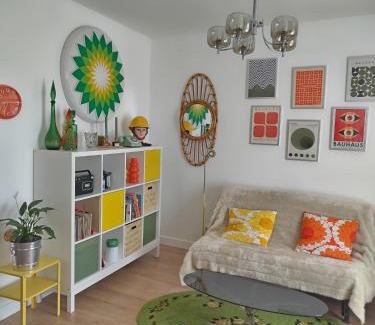 Esbly Apartment | Le vintage, 10 min de Disney et 30 min de Paris - 50 m gare