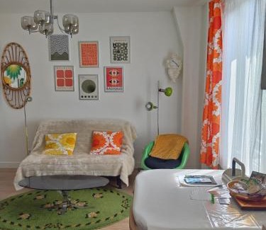Esbly Apartment | Le vintage, 10 min de Disney et 30 min de Paris - 50 m gare