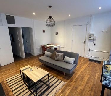 Saint-Quentin Apartment | Le voltaire 1 chez Adrien