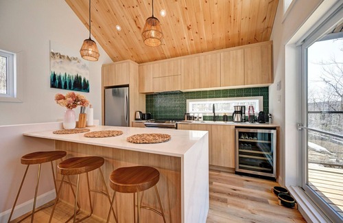 Sainte-Beatrix Ski Chalet | Le Windermere - British Inspired Thermal Escape