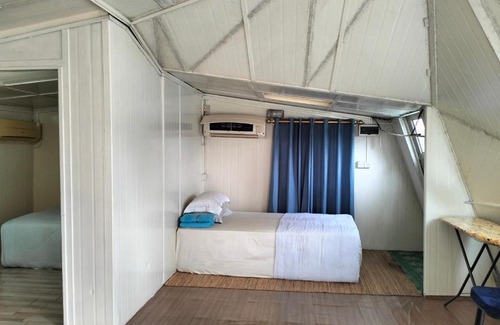 Lutong Boat Rental | Leaf Boat House