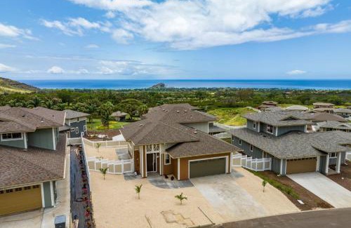 Makaha Valley House | Lealea by AvantStay Ocean Mountain Views