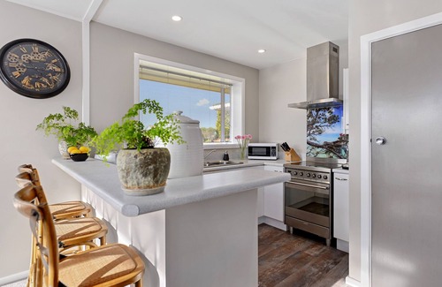 Avonhead Cottage | Leave of Absence - Christchurch Holiday Home