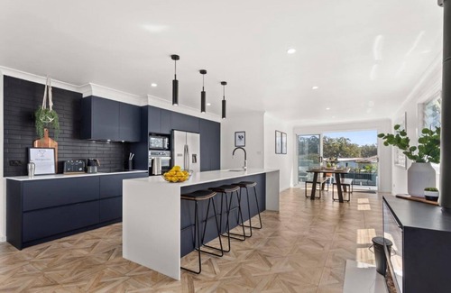 Harrington House | Leave the big smoke behind & head up the coast for relaxed, warm, beach-side