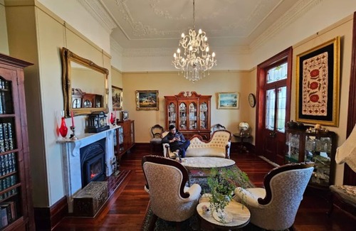 Leconfield Bed & Breakfast | Leconfield House, heritage luxury hotels in the Hunter Valley, built 1872