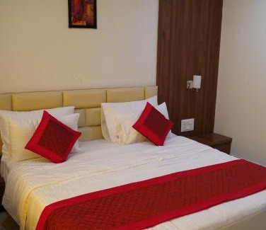 Junagadh Hotel | LEELA BIZOTEL