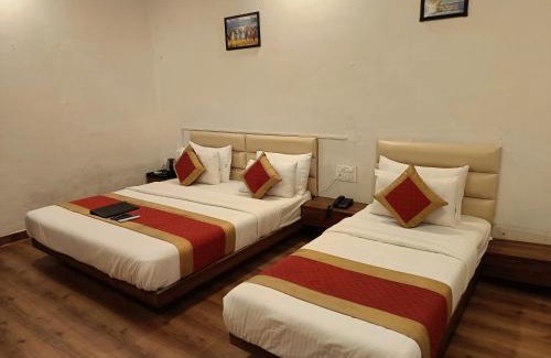 Junagadh Hotel | LEELA BIZOTEL