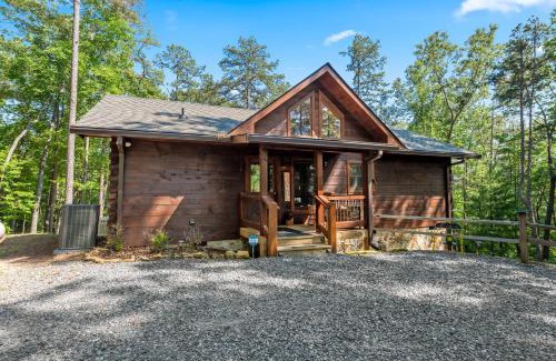 Cherry Log House | Lees Lookout - Pet Friendly with Mountain Views - Open Floor Plan, Vaulted Ceilings, Hot Tub, Pet Friendly, Outdoor Fire Pit
